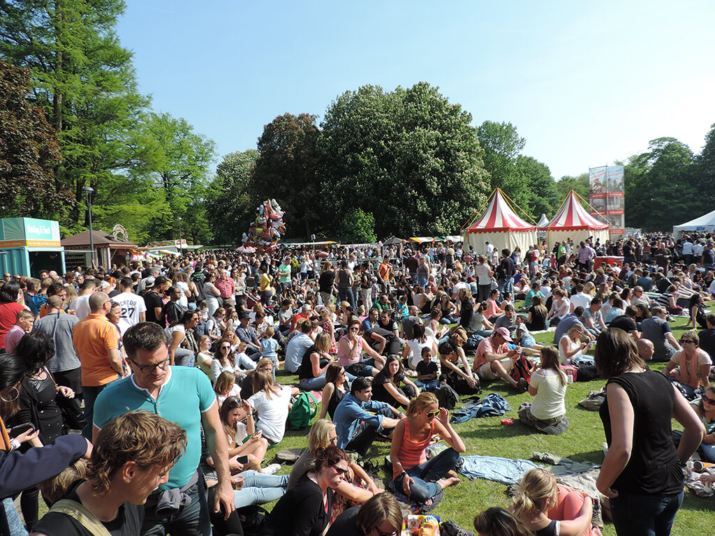 festival mensen zomer buiten
