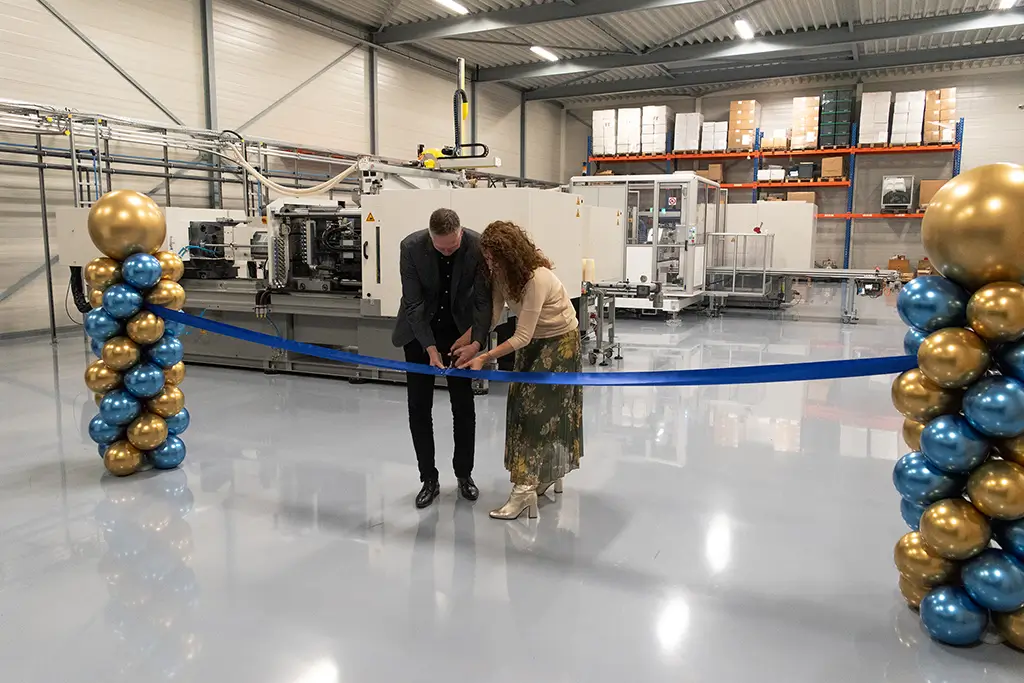 Dutch Cups opening eigen productie